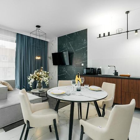 Apartments Poznan Chwaliszewo Residence With Free Garage By Noclegi Renters Esterno foto