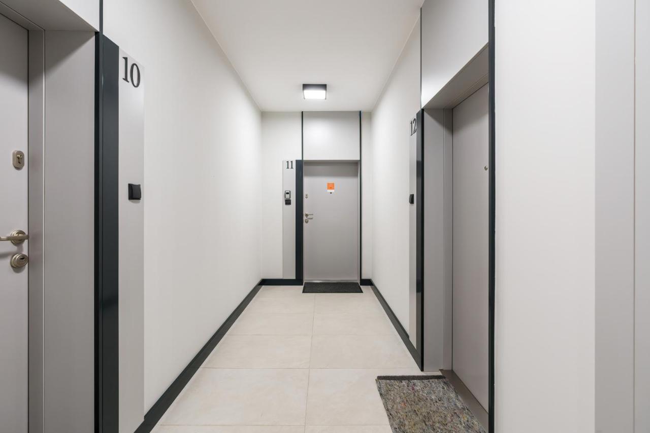 Apartments Poznan Chwaliszewo Residence With Free Garage By Noclegi Renters Esterno foto