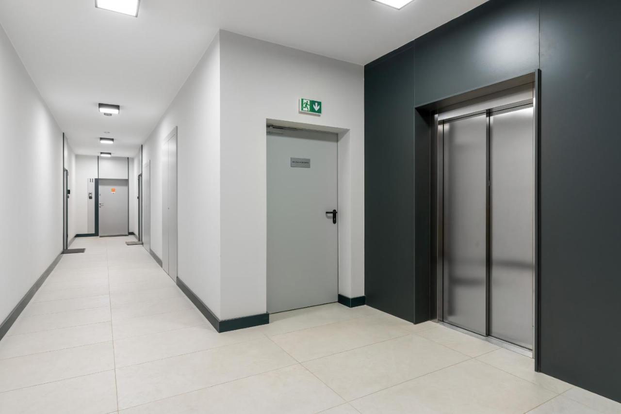 Apartments Poznan Chwaliszewo Residence With Free Garage By Noclegi Renters Esterno foto