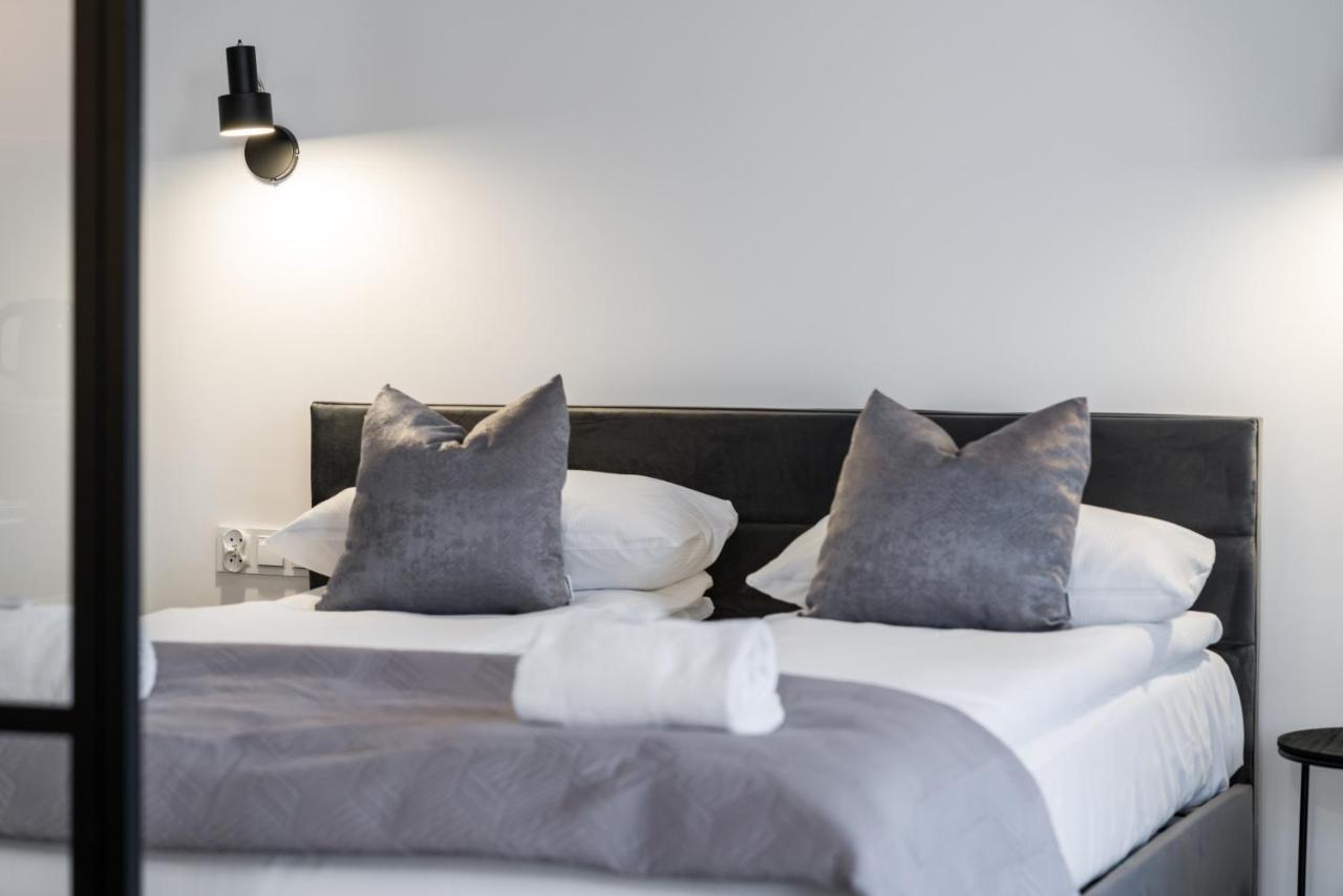 Apartments Poznan Chwaliszewo Residence With Free Garage By Noclegi Renters Esterno foto