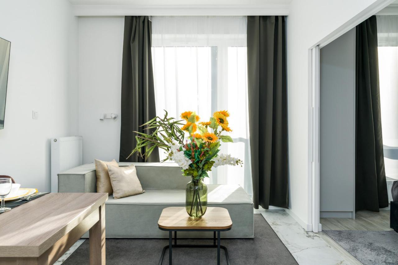 Apartments Poznan Chwaliszewo Residence With Free Garage By Noclegi Renters Esterno foto