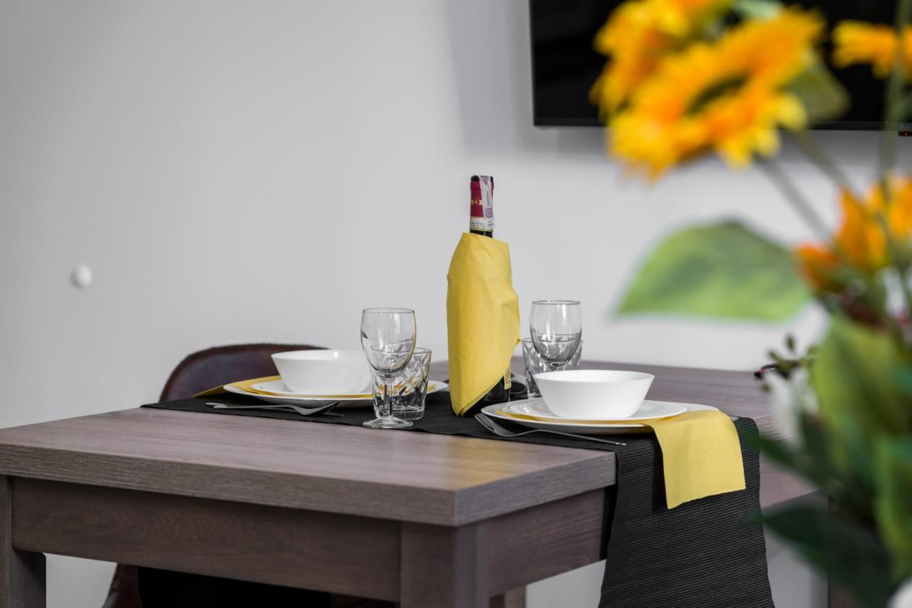Apartments Poznan Chwaliszewo Residence With Free Garage By Noclegi Renters Esterno foto