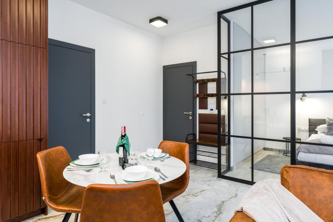 Apartments Poznan Chwaliszewo Residence With Free Garage By Noclegi Renters Esterno foto
