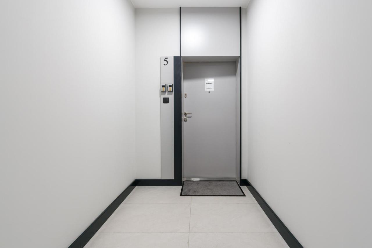 Apartments Poznan Chwaliszewo Residence With Free Garage By Noclegi Renters Esterno foto