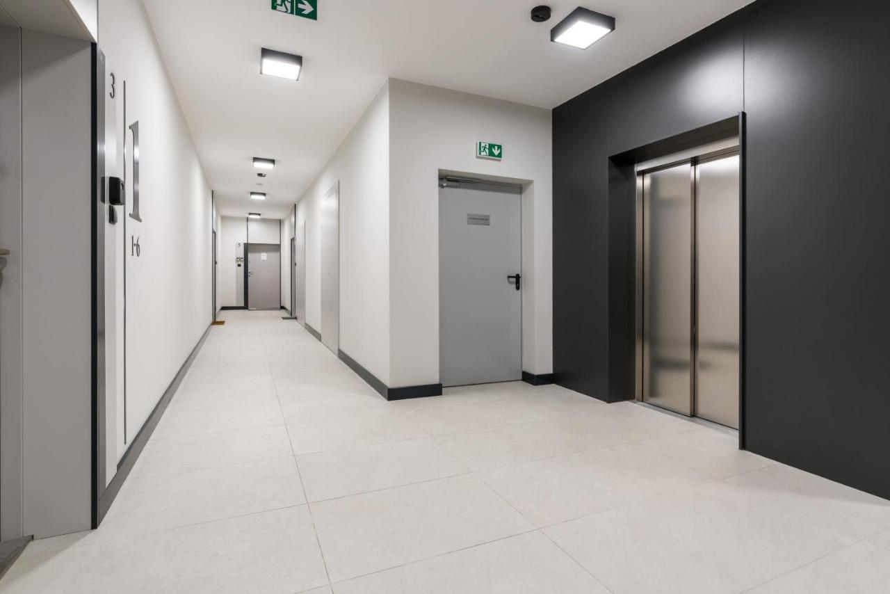 Apartments Poznan Chwaliszewo Residence With Free Garage By Noclegi Renters Esterno foto